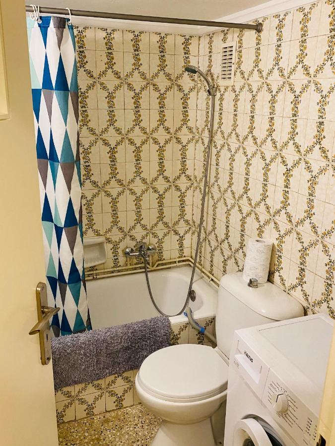 Metaxourgio Spacious Two Bedroom Apartment أثينا المظهر الخارجي الصورة