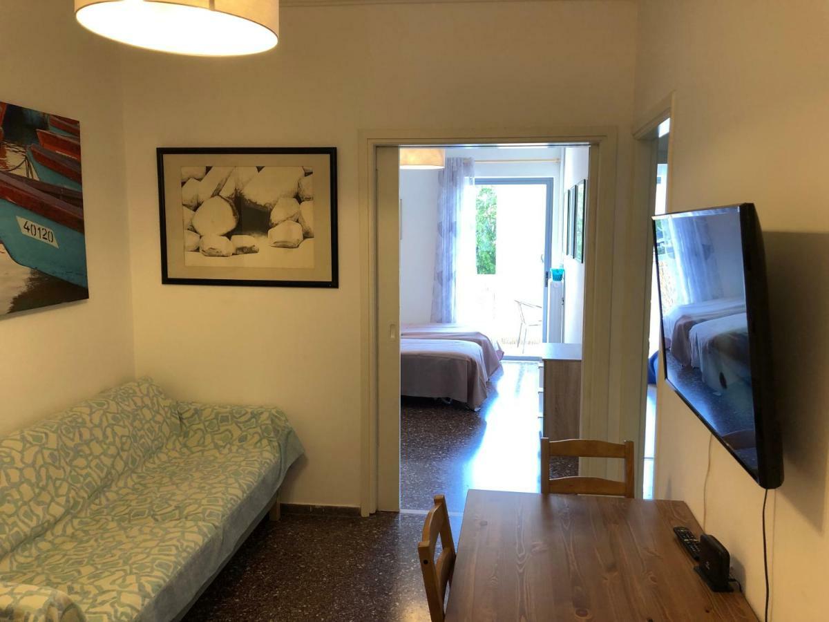 Metaxourgio Spacious Two Bedroom Apartment أثينا المظهر الخارجي الصورة