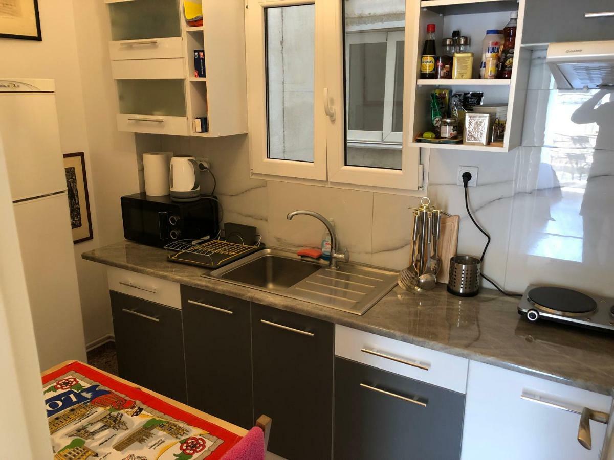 Metaxourgio Spacious Two Bedroom Apartment أثينا المظهر الخارجي الصورة