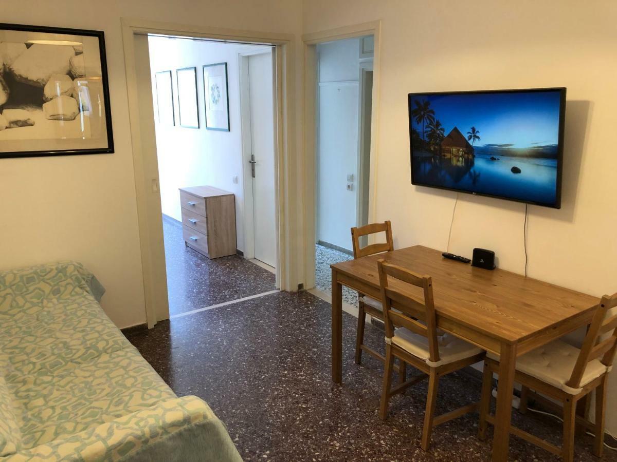 Metaxourgio Spacious Two Bedroom Apartment أثينا المظهر الخارجي الصورة