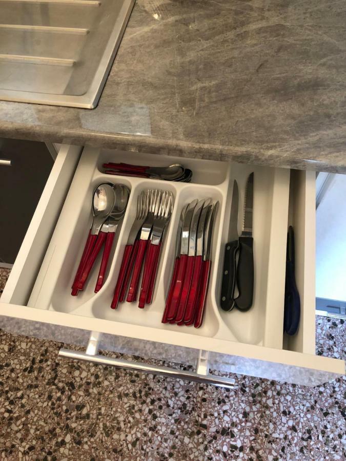 Metaxourgio Spacious Two Bedroom Apartment أثينا المظهر الخارجي الصورة