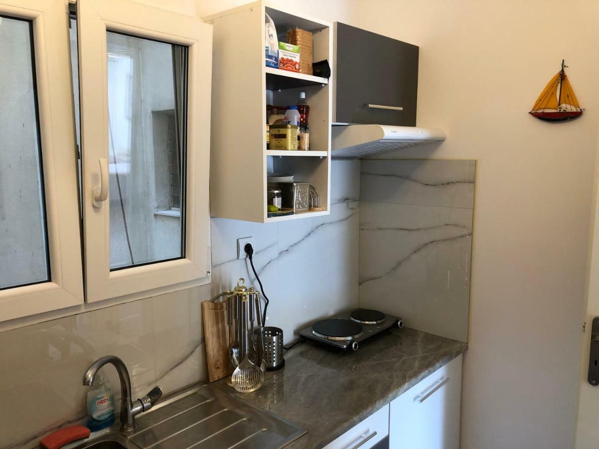 Metaxourgio Spacious Two Bedroom Apartment أثينا المظهر الخارجي الصورة